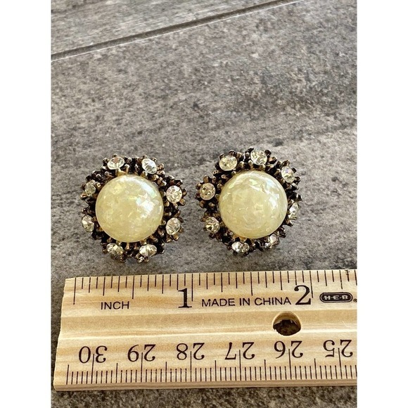 Vintage Clip Ons Clips Earrings Confetti Lucite Plastic Crystal Rhinestones - Picture 2 of 12